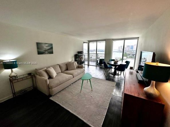 555 NE 15th St 17K, Miami FL 33132