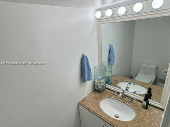 555 NE 15th St 17K, Miami FL 33132