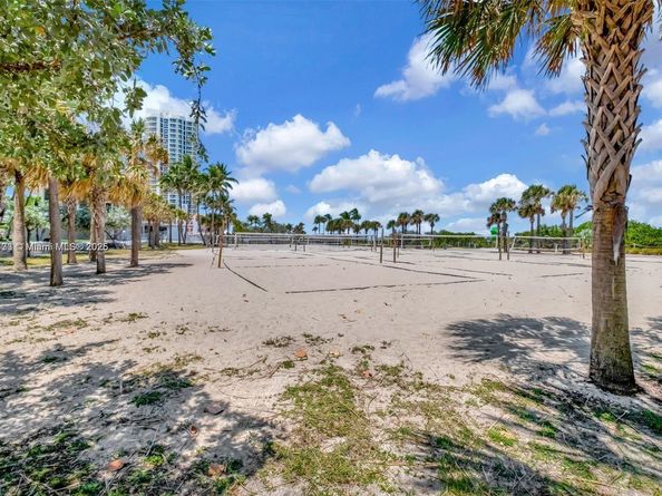 7135 Collins Ave 1614, Miami Beach FL 33141