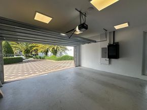 10290 SW 7th Ter, Sweetwater FL 33174