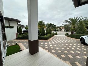 10290 SW 7th Ter, Sweetwater FL 33174