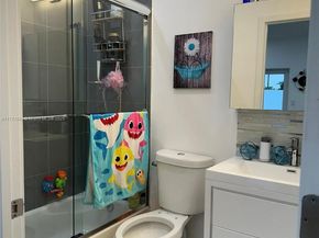 10290 SW 7th Ter, Sweetwater FL 33174