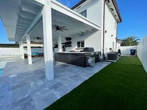 10290 SW 7th Ter, Sweetwater FL 33174