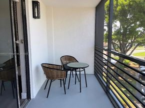 3900 N Hills Dr 303, Hollywood FL 33021