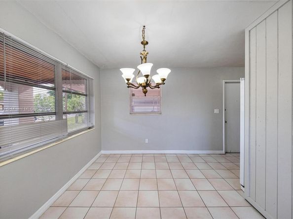6425 SW 21st St, Miramar FL 33023