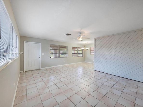 6425 SW 21st St, Miramar FL 33023