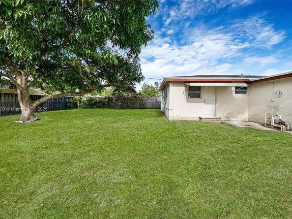 6425 SW 21st St, Miramar FL 33023