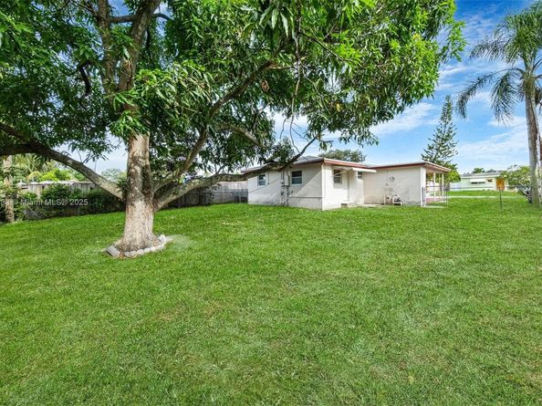 6425 SW 21st St, Miramar FL 33023
