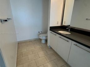 90 SW 3rd St 3901, Miami FL 33130