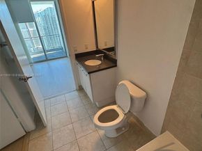 90 SW 3rd St 3901, Miami FL 33130