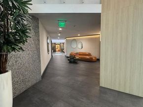 90 SW 3rd St 3901, Miami FL 33130