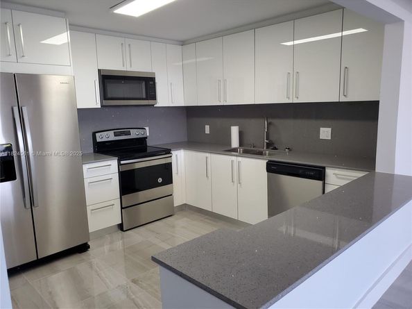 13499 Biscayne Blvd 1105, North Miami FL 33181