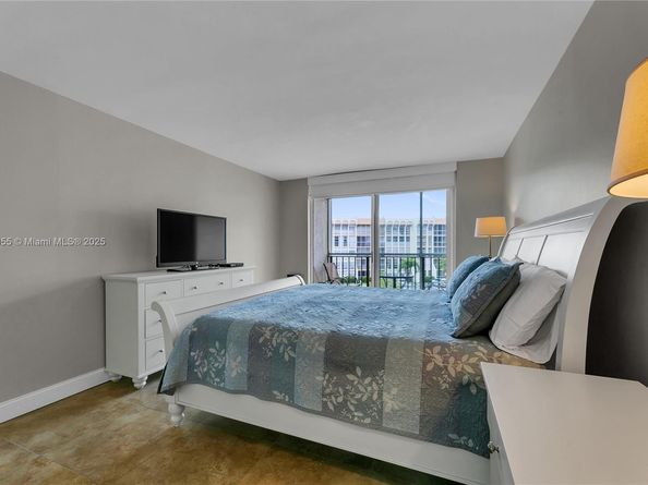 501 Three Islands Blvd 306, Hallandale Beach FL 33009