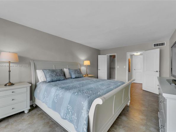 501 Three Islands Blvd 306, Hallandale Beach FL 33009