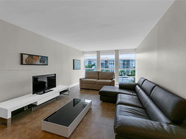 501 Three Islands Blvd 306, Hallandale Beach FL 33009