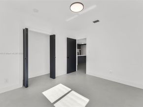 889 NW 102nd St, Miami FL 33150