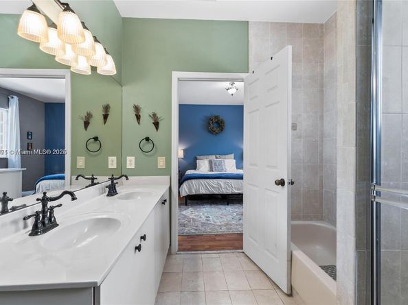 2617 NE 41st Cir, Homestead FL 33033