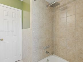 10941 NW 18th St, Pembroke Pines FL 33026