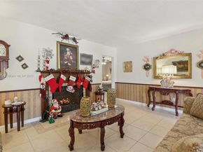 10941 NW 18th St, Pembroke Pines FL 33026