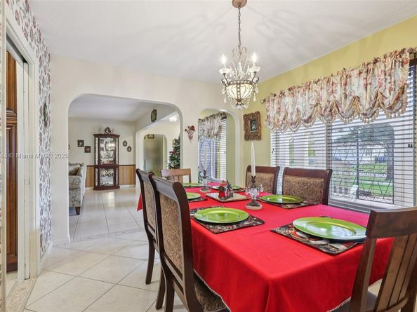 10941 NW 18th St, Pembroke Pines FL 33026