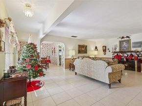 10941 NW 18th St, Pembroke Pines FL 33026