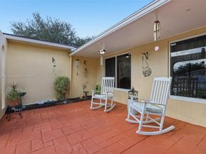 10941 NW 18th St, Pembroke Pines FL 33026