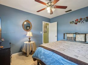 10941 NW 18th St, Pembroke Pines FL 33026