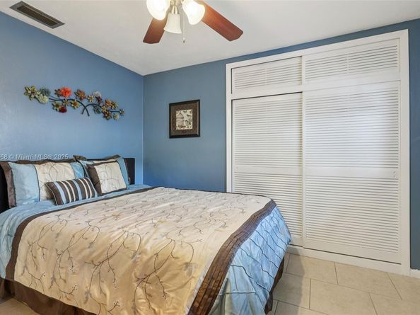 10941 NW 18th St, Pembroke Pines FL 33026