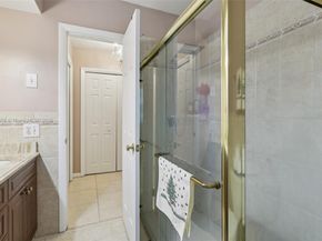 10941 NW 18th St, Pembroke Pines FL 33026