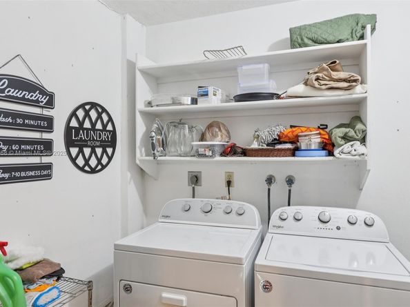 10941 NW 18th St, Pembroke Pines FL 33026