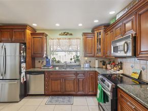 10941 NW 18th St, Pembroke Pines FL 33026