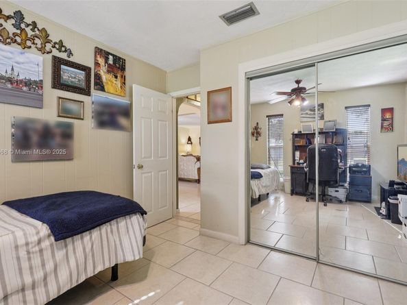 10941 NW 18th St, Pembroke Pines FL 33026