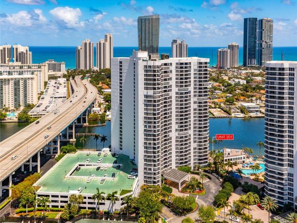 19195 NE 36th Ct 201, Aventura FL 33180