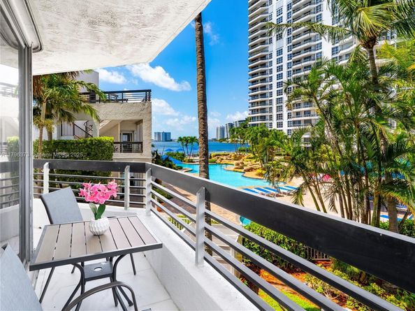 19195 NE 36th Ct 201, Aventura FL 33180