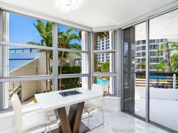 19195 NE 36th Ct 201, Aventura FL 33180