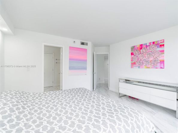 19195 NE 36th Ct 201, Aventura FL 33180