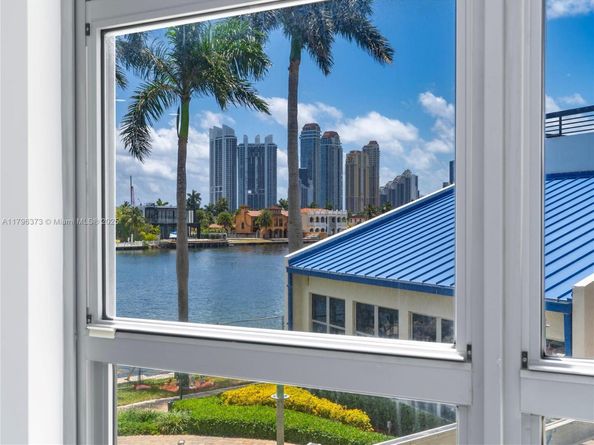 19195 NE 36th Ct 201, Aventura FL 33180