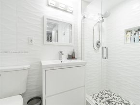 19195 NE 36th Ct 201, Aventura FL 33180