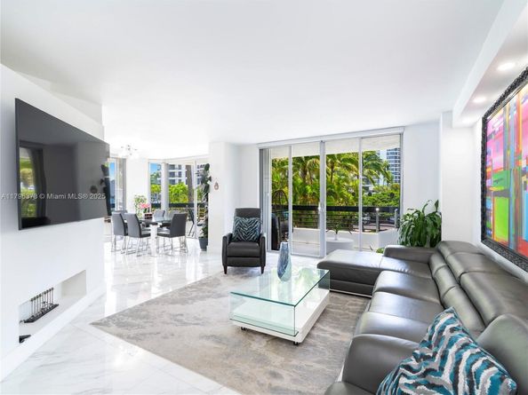 19195 NE 36th Ct 201, Aventura FL 33180