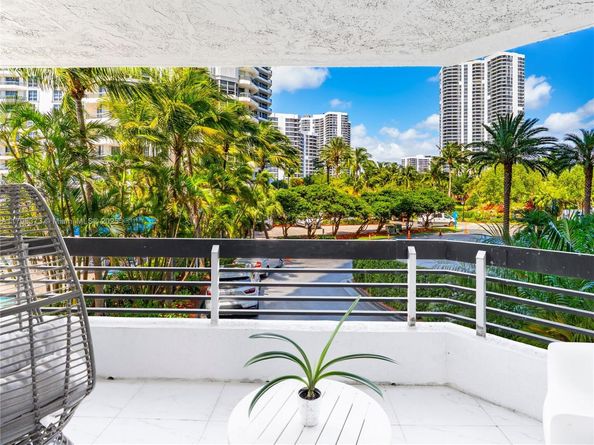 19195 NE 36th Ct 201, Aventura FL 33180