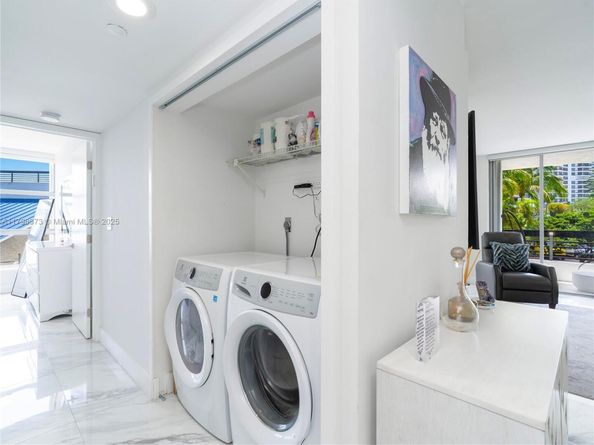 19195 NE 36th Ct 201, Aventura FL 33180