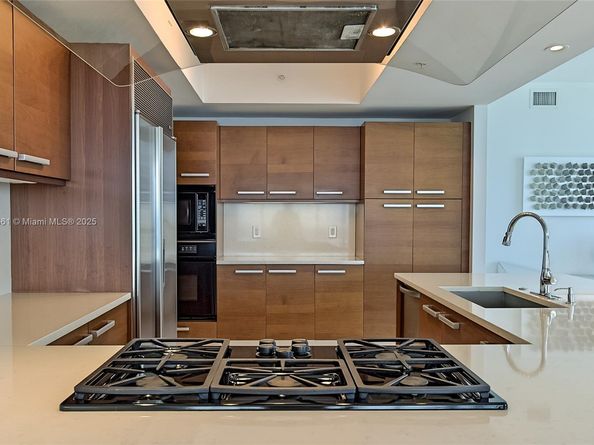 3535 S Ocean Dr 2002, Hollywood FL 33019