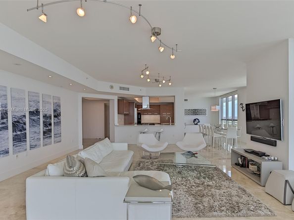 3535 S Ocean Dr 2002, Hollywood FL 33019