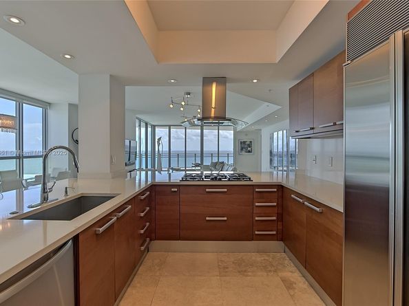 3535 S Ocean Dr 2002, Hollywood FL 33019