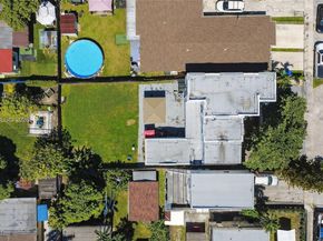 1680 NW 22nd Ct, Miami FL 33125