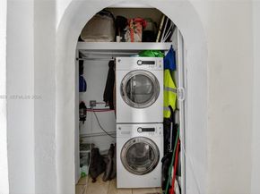 1680 NW 22nd Ct, Miami FL 33125