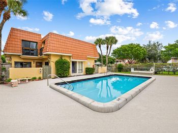 4242 NW 114th Ter