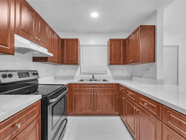 1541 NW 1st Ct, Miami FL 33136