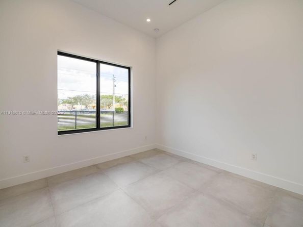 2610 SW 130th Ave, Miami FL 33175