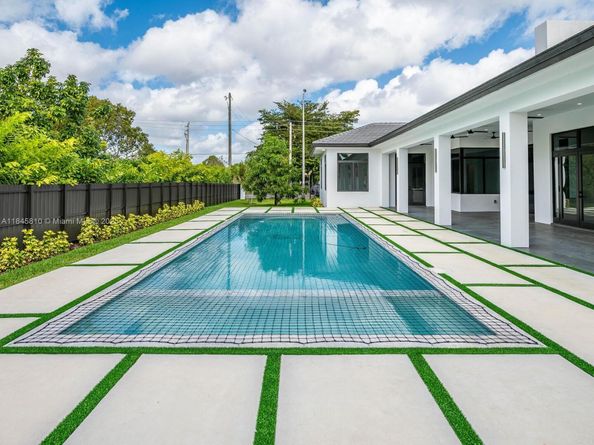 2610 SW 130th Ave, Miami FL 33175